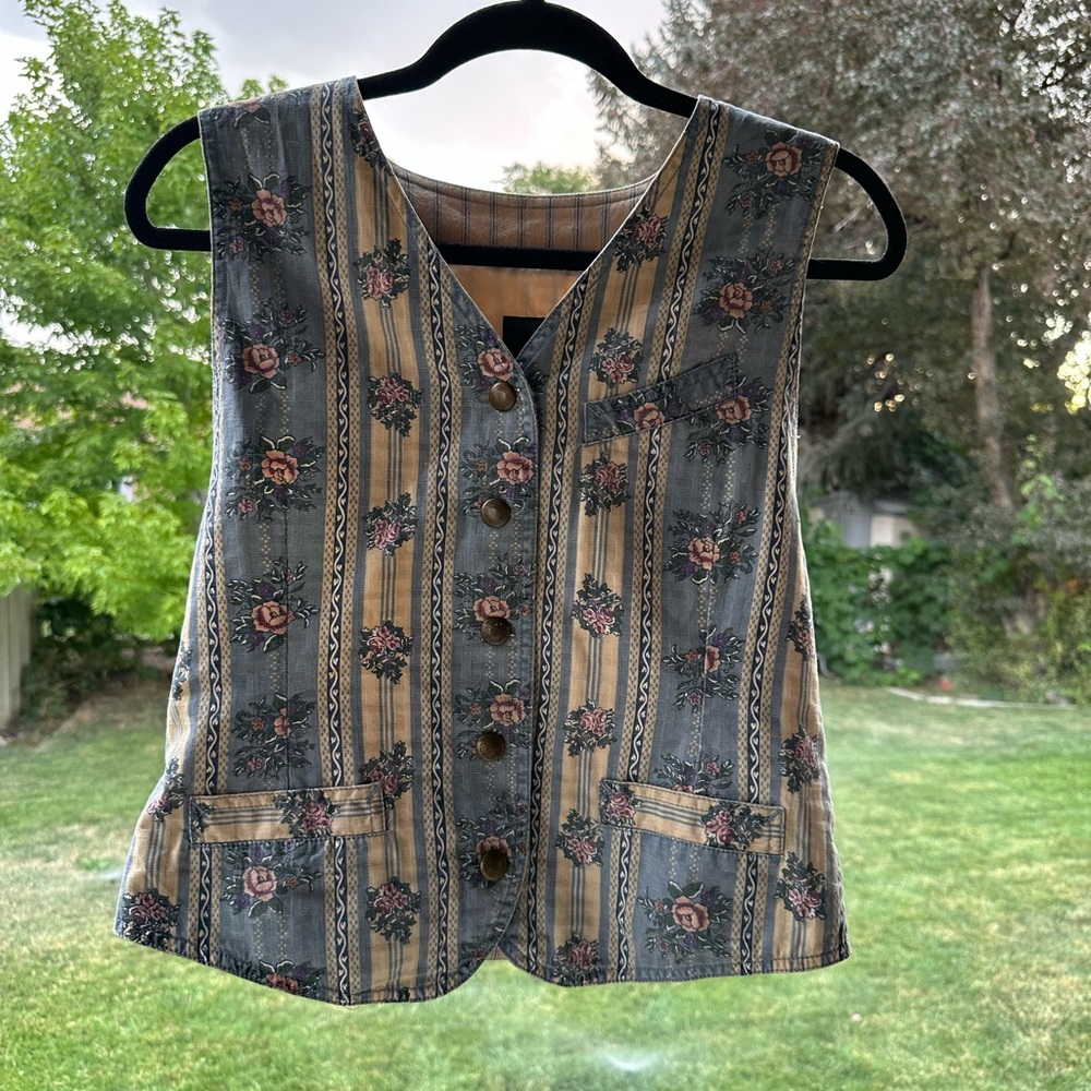 Floral Patterned Women's Lizwear Vest vintage Grandmacore size 8